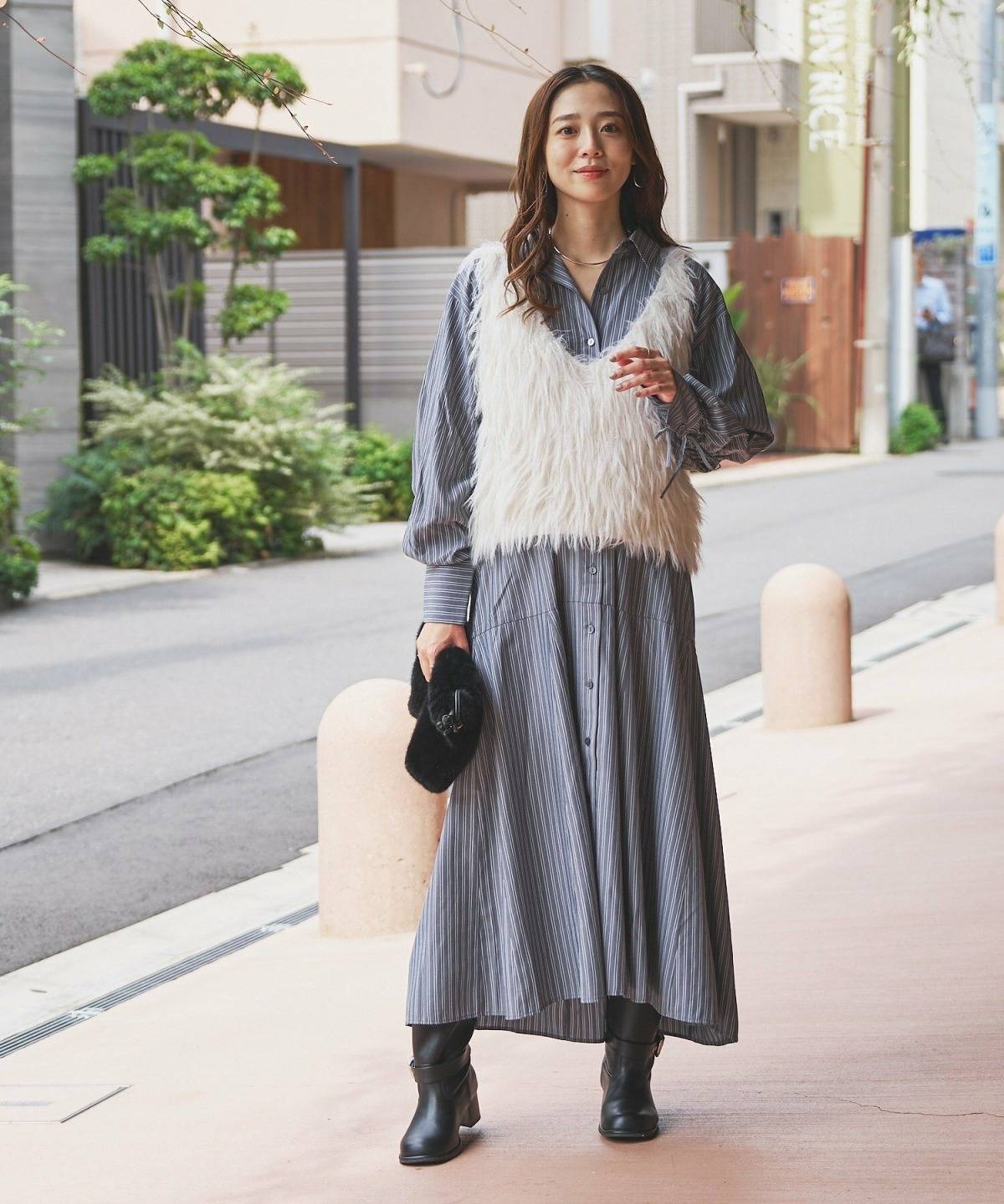 ストライプシャツレディースコーデ