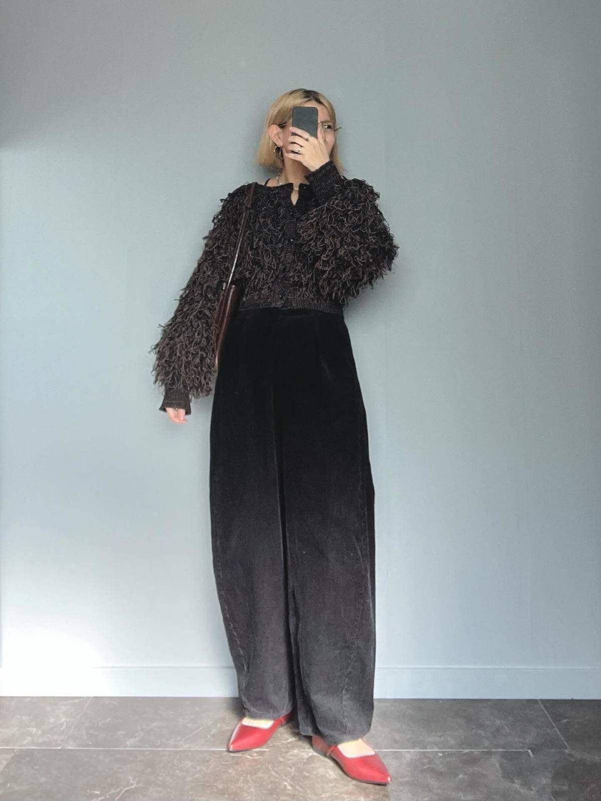 ループヤーンニット×カーブパンツ