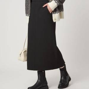 【2025年最新】最高に暖かい！冬でも快適な「きれいめスカート」