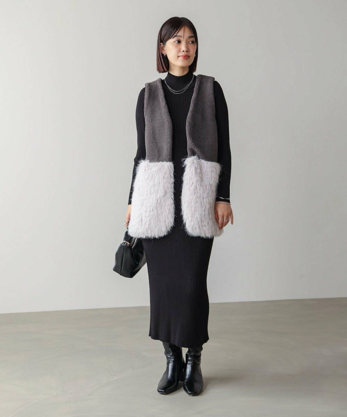 ニットワンピース×ファーベストコーデ