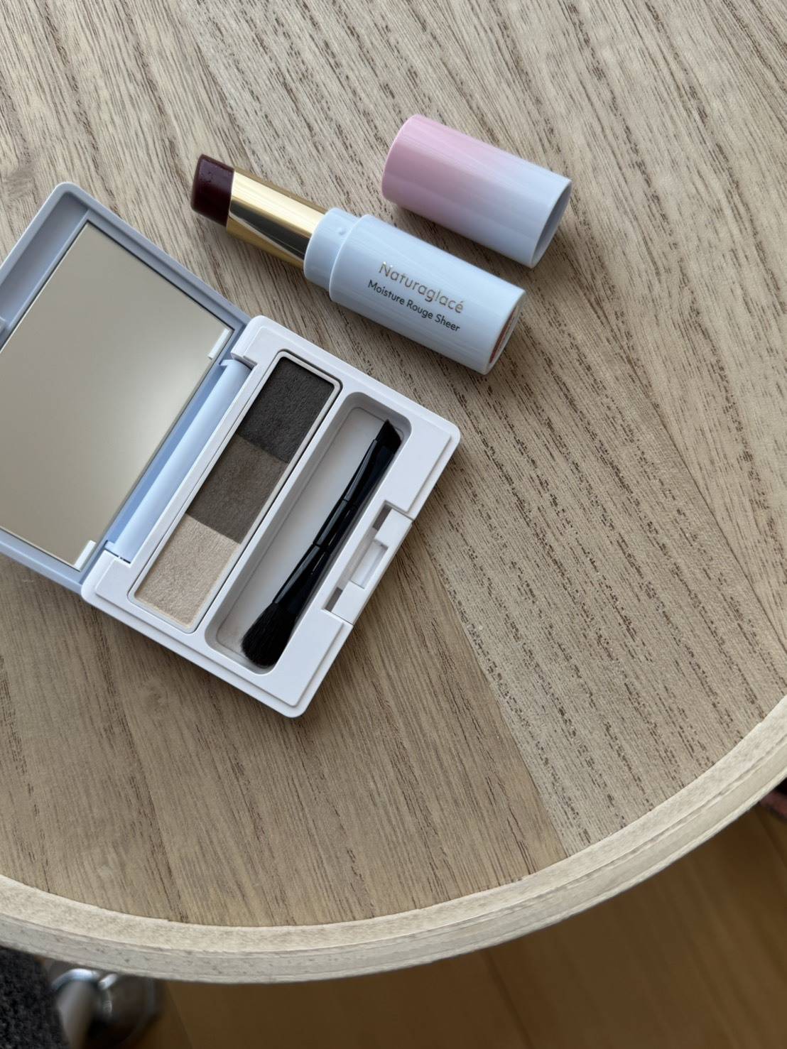 ナチュラグラッセ「モイスチャー ルージュ シアー」「アイブロウパウダーN 」