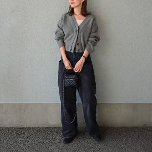 【2025年11月】50代はこう着て……！センスいいカーディガンコーデ5選