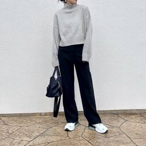 【2025年11月】50代はこう合わせて……！垢抜けるスニーカーコーデ5選