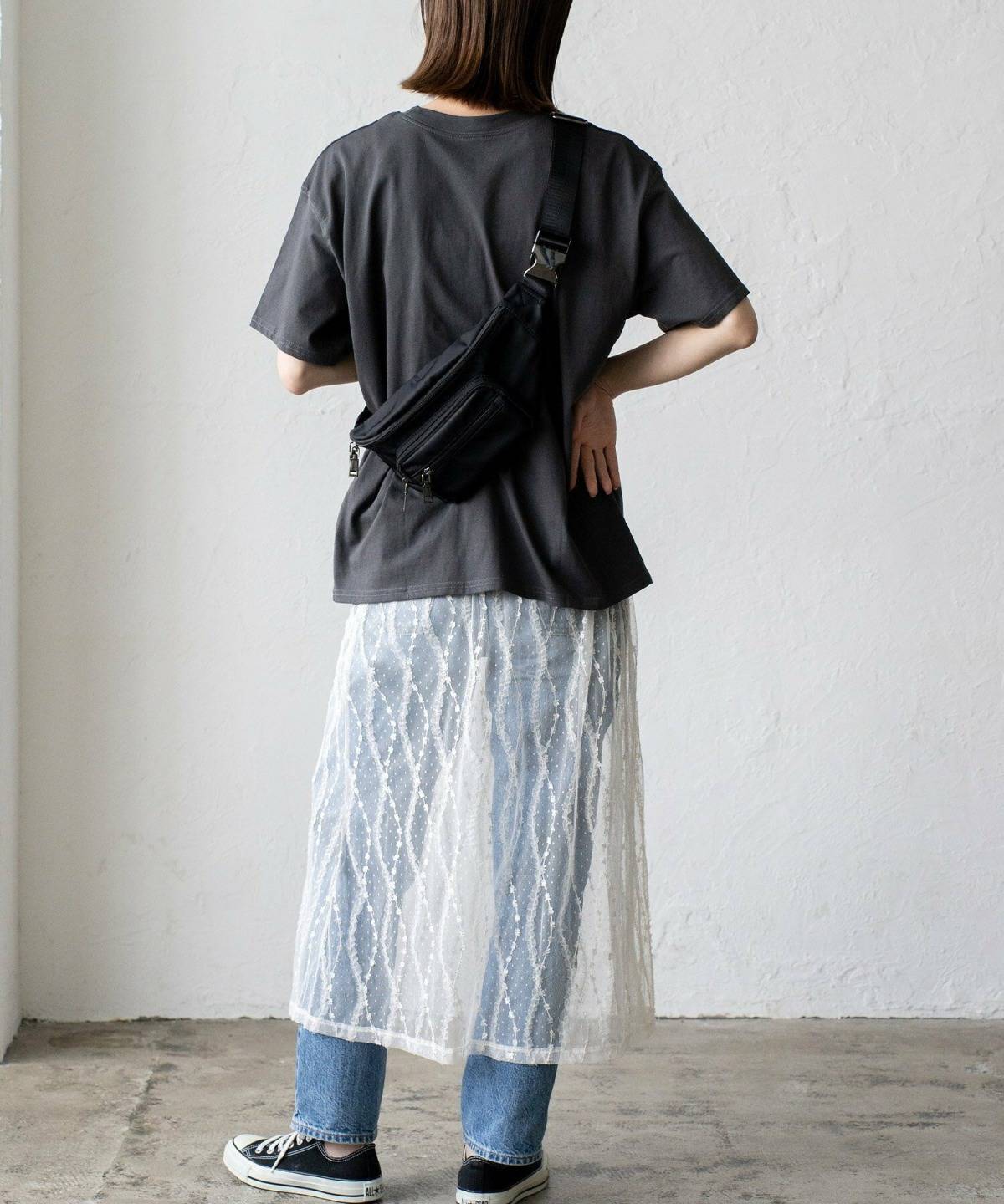 ボディバッグを使ったレディースコーデ