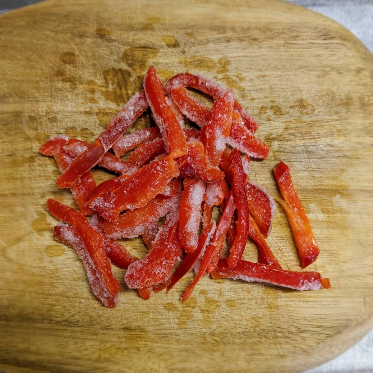 くらこん公式の「塩こんぶでパプリカの浅漬け」のレシピ