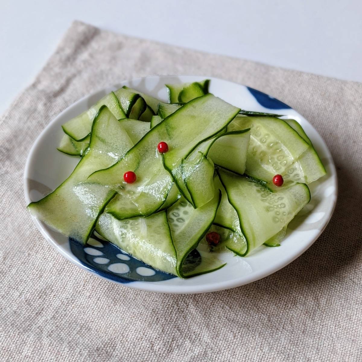 JAグループ公式の「人参きゅうりのリボンサラダ」のレシピ