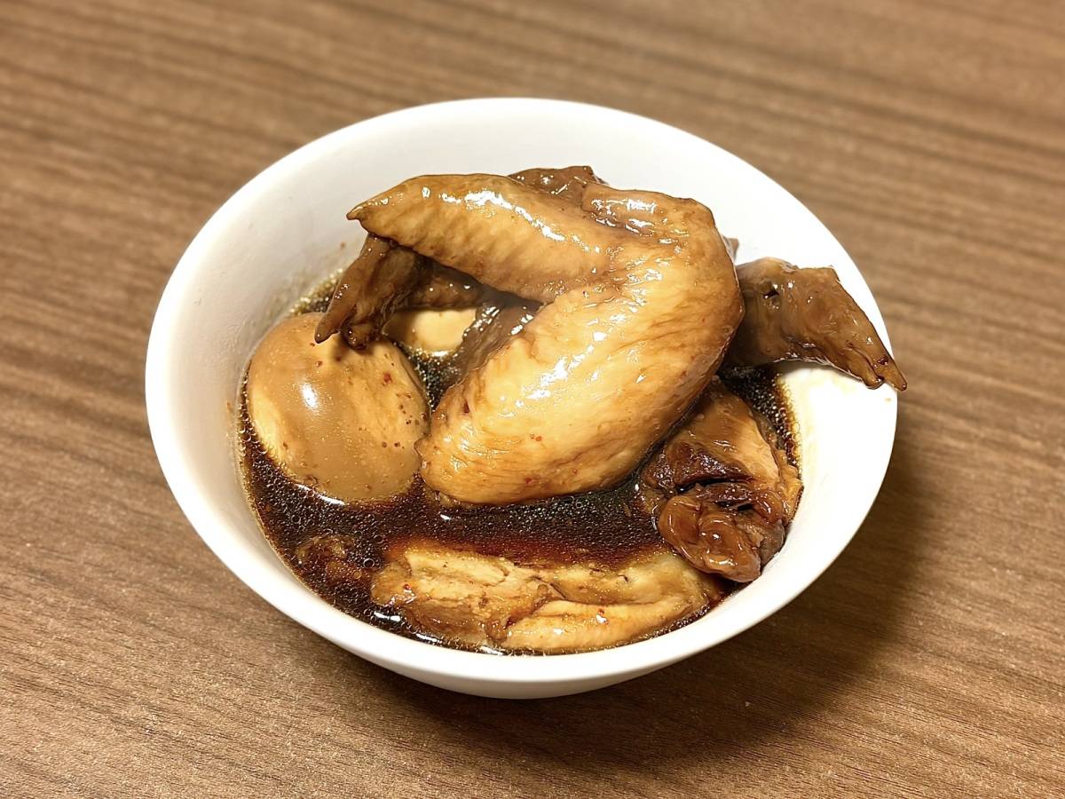 袋のまま熱湯に入れて温めると完成！