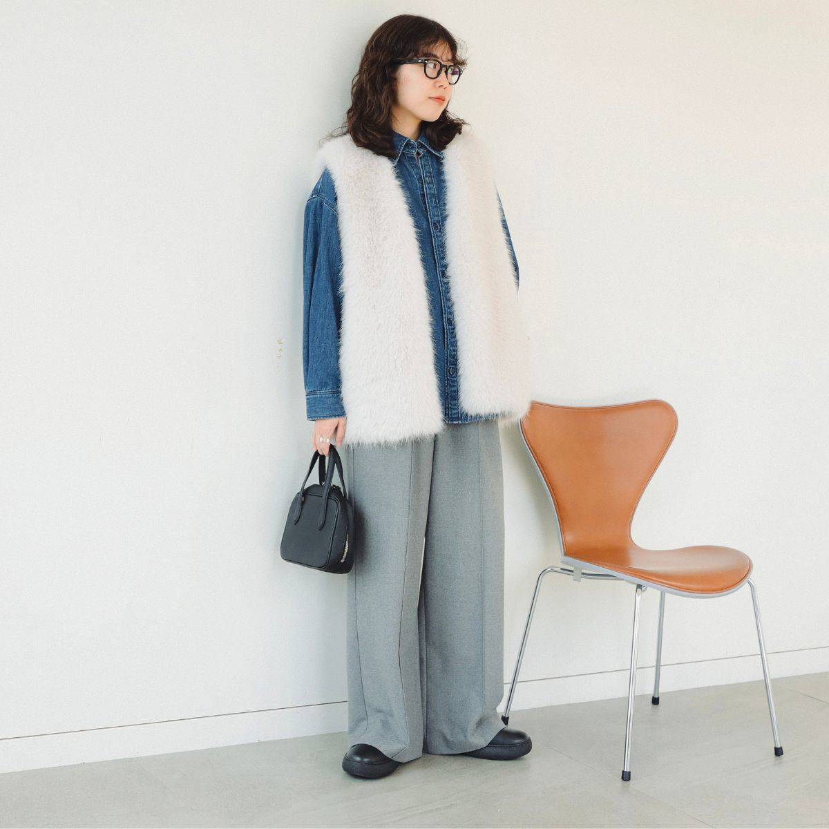 B:MING by BEAMS フェイク ファー ベスト 着用画像