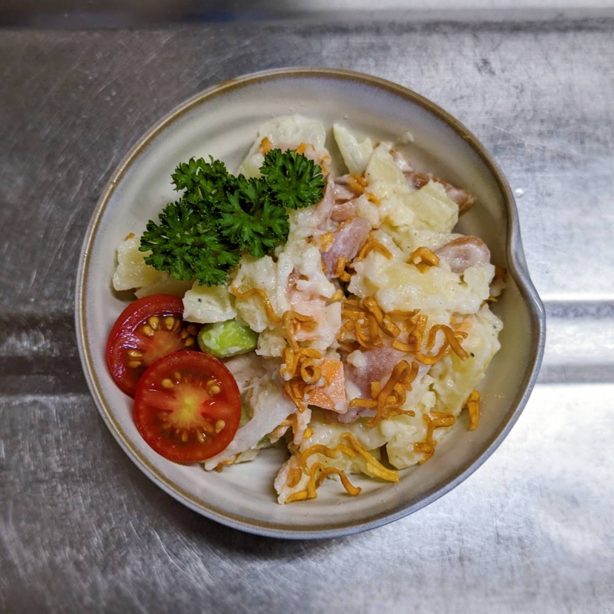 チキンラーメン公式の「簡単ヤバうま! チキラーポテサラ」のレシピ