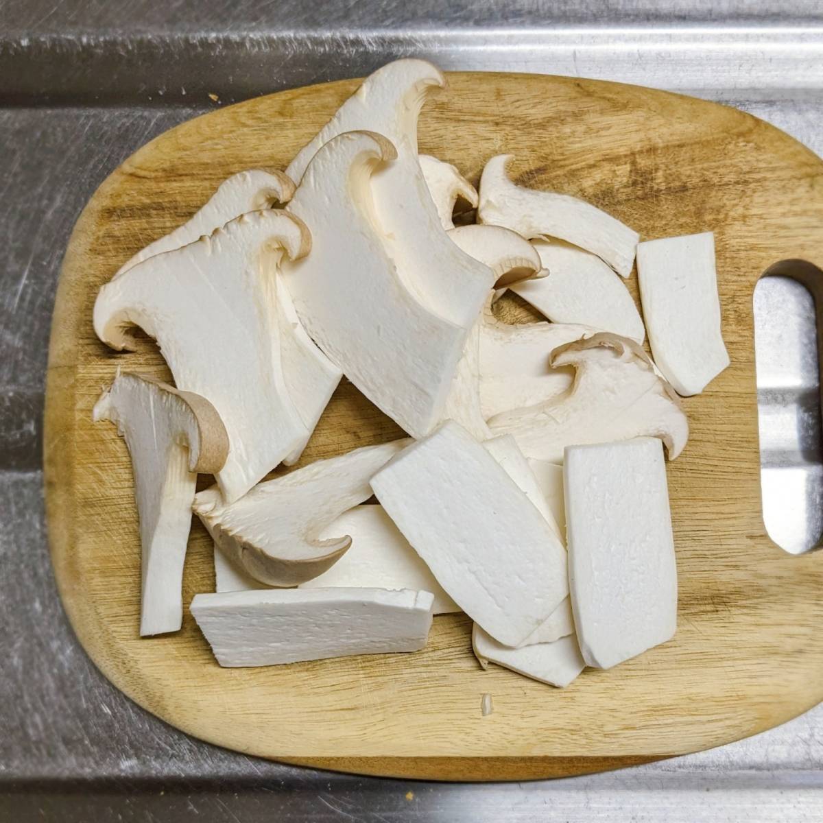 ヤマキ公式の「いろいろきのこのバターソテー」のレシピ