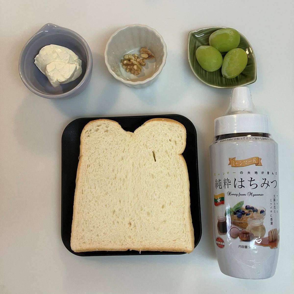 ヤマザキ公式の「ぶどうとクリームチーズのポケットサンドセット」のレシピ