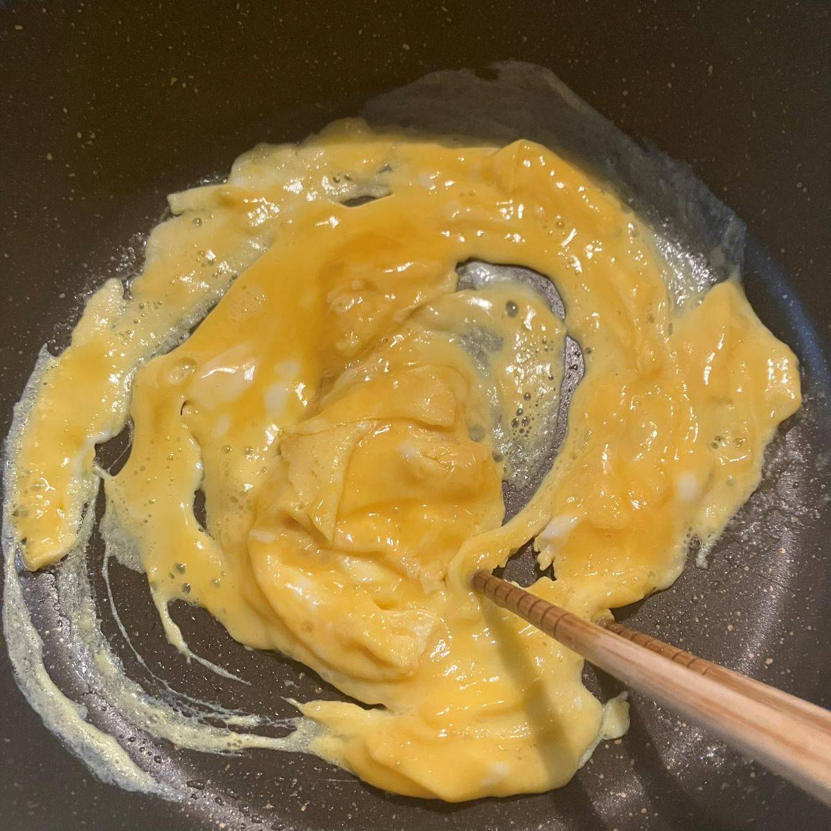 タカノフーズ公式の「焼き塩さば納豆丼」のレシピ