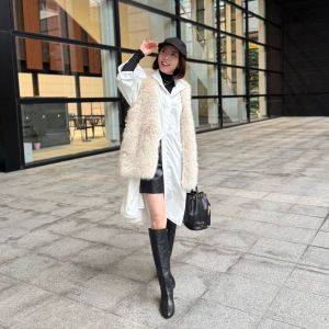 秋冬の甘辛コーデを披露♡ロングブラウス×ファーベストで季節感アップ