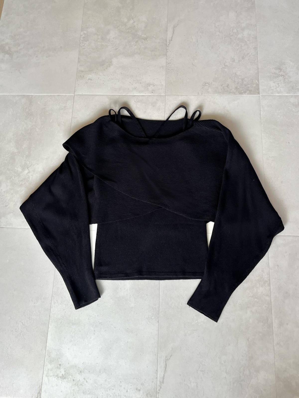 earth music&ecology 黒ニット