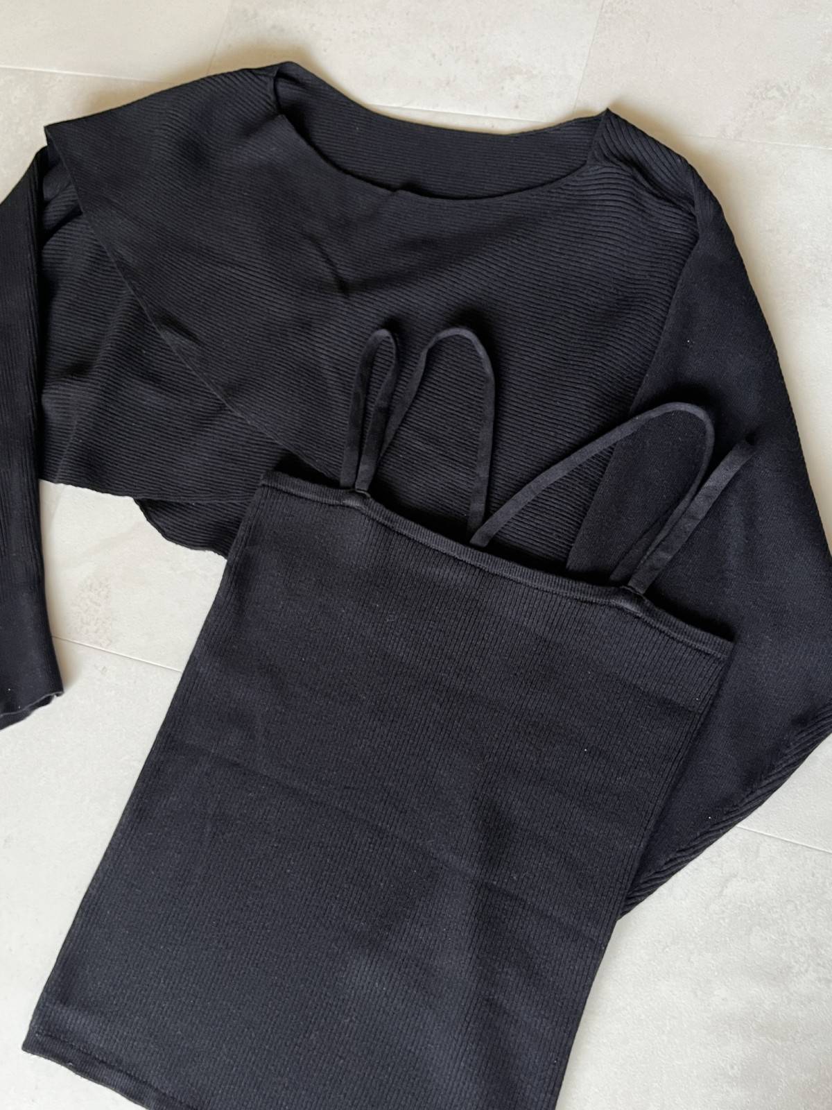 earth music&ecology 黒ニット