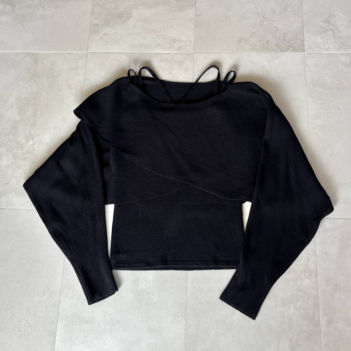 ​​​​earth music&ecology黒ニット