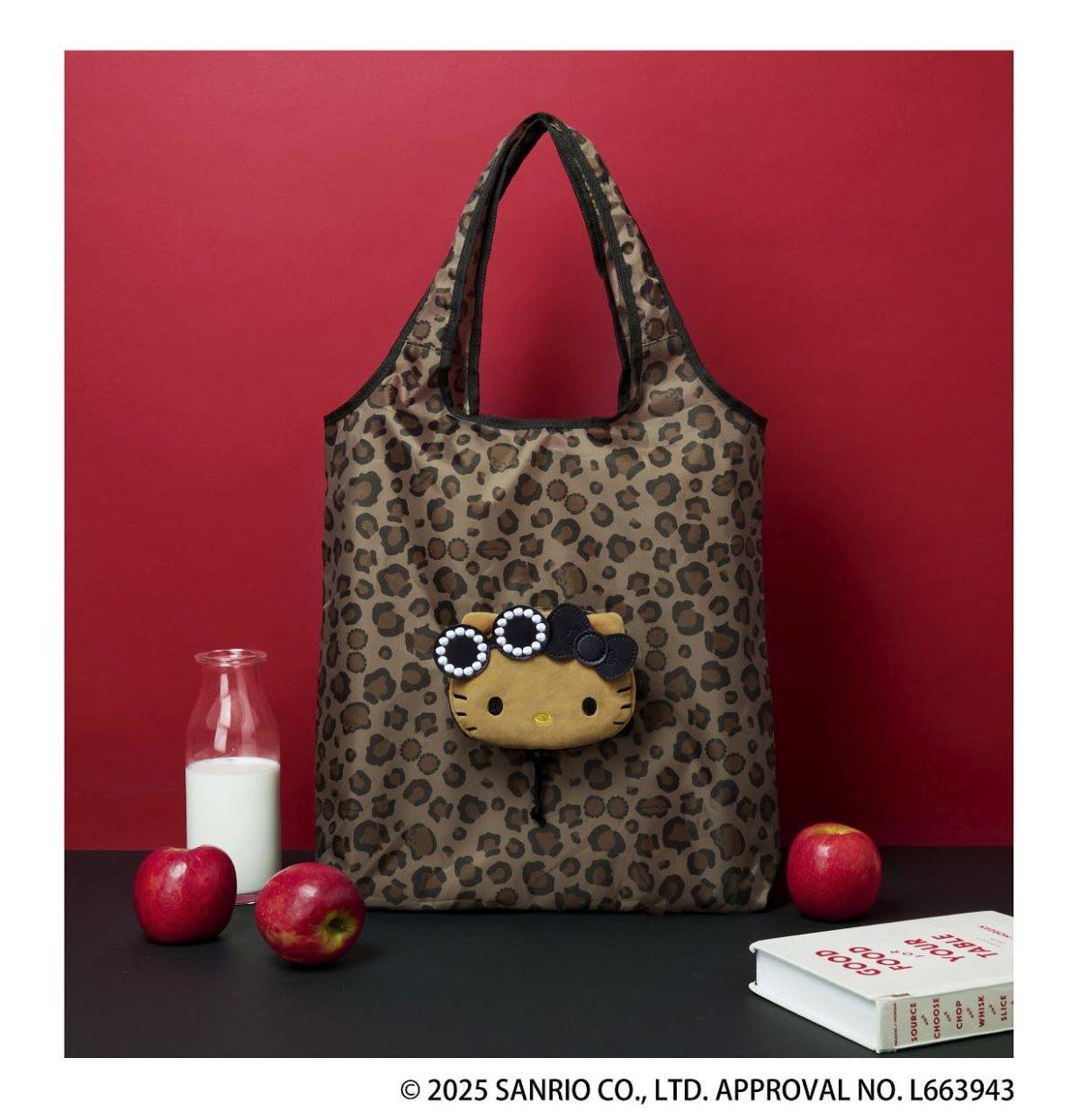 HELLO KITTY collaboration a-jolie big bag book