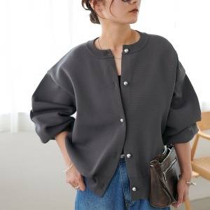 【2025年11月】今買い足すならこれ！40代・50代におすすめの「着膨れしないカーディガン」