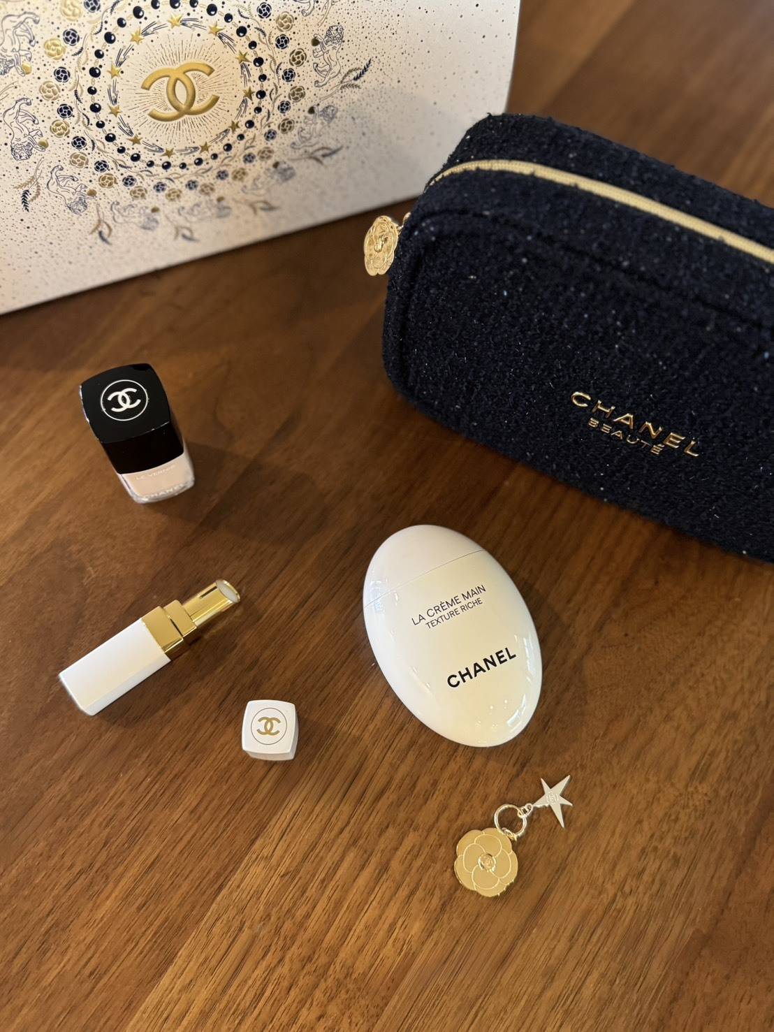 CHANELのクリスマスコフレ