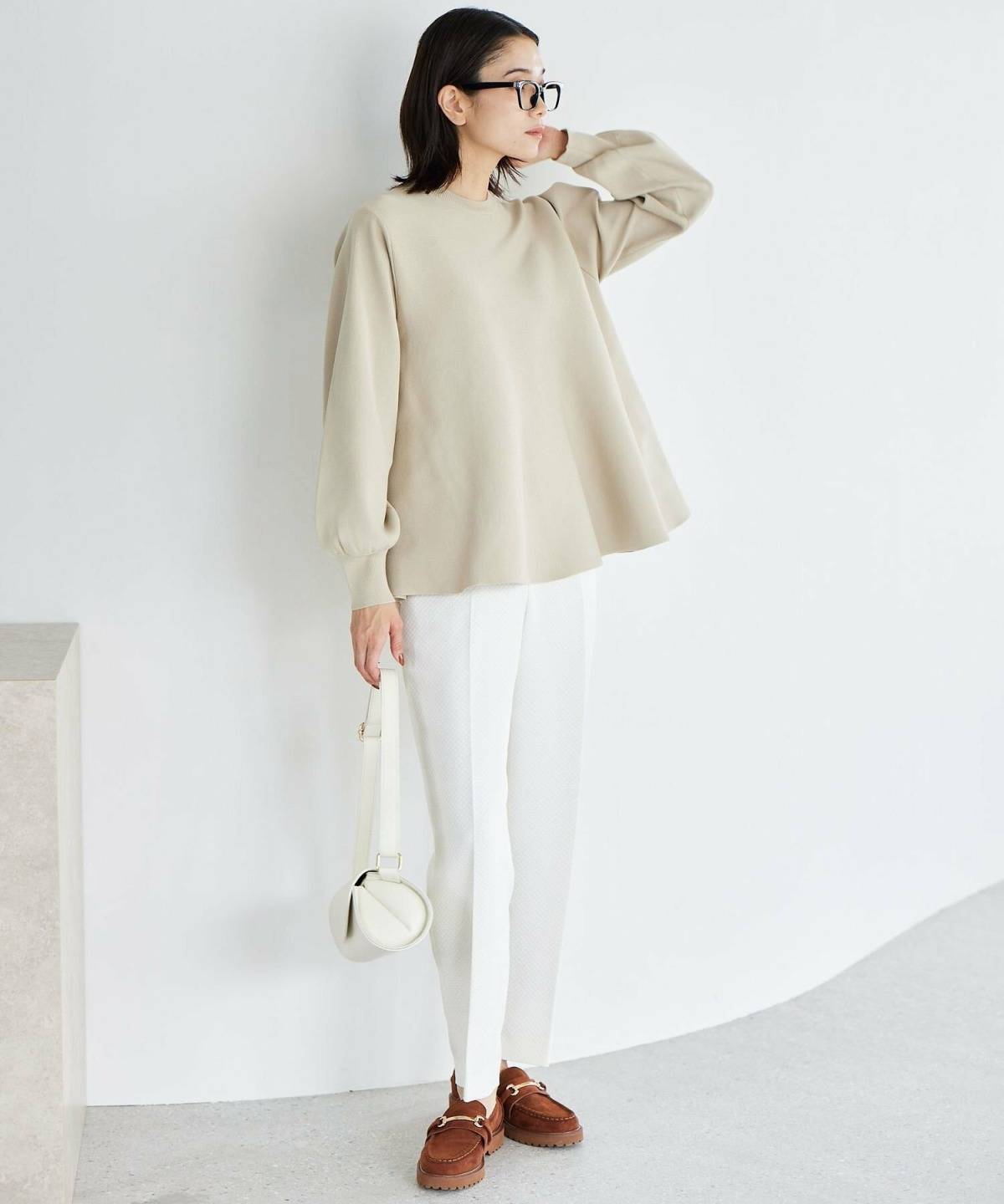 ブラウンのローファーコーデ