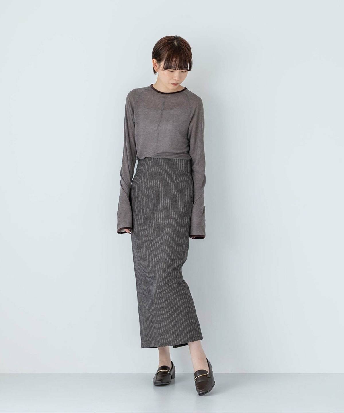 ブラウンのローファーコーデ