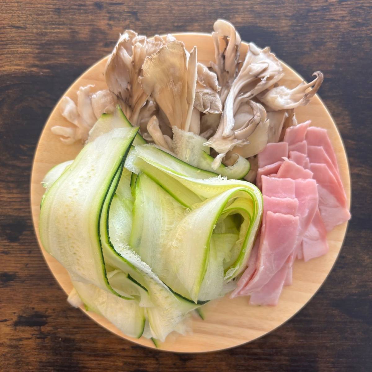 JAグループ公式の「ズッキーニと舞茸のペペロンチーノ風」のレシピ