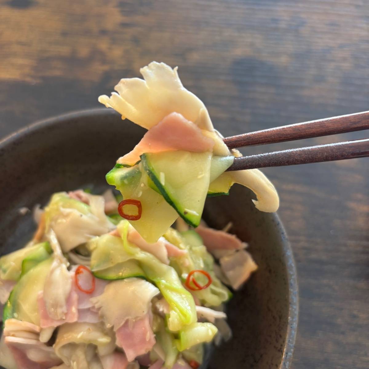 JAグループ公式の「ズッキーニと舞茸のペペロンチーノ風」のレシピ