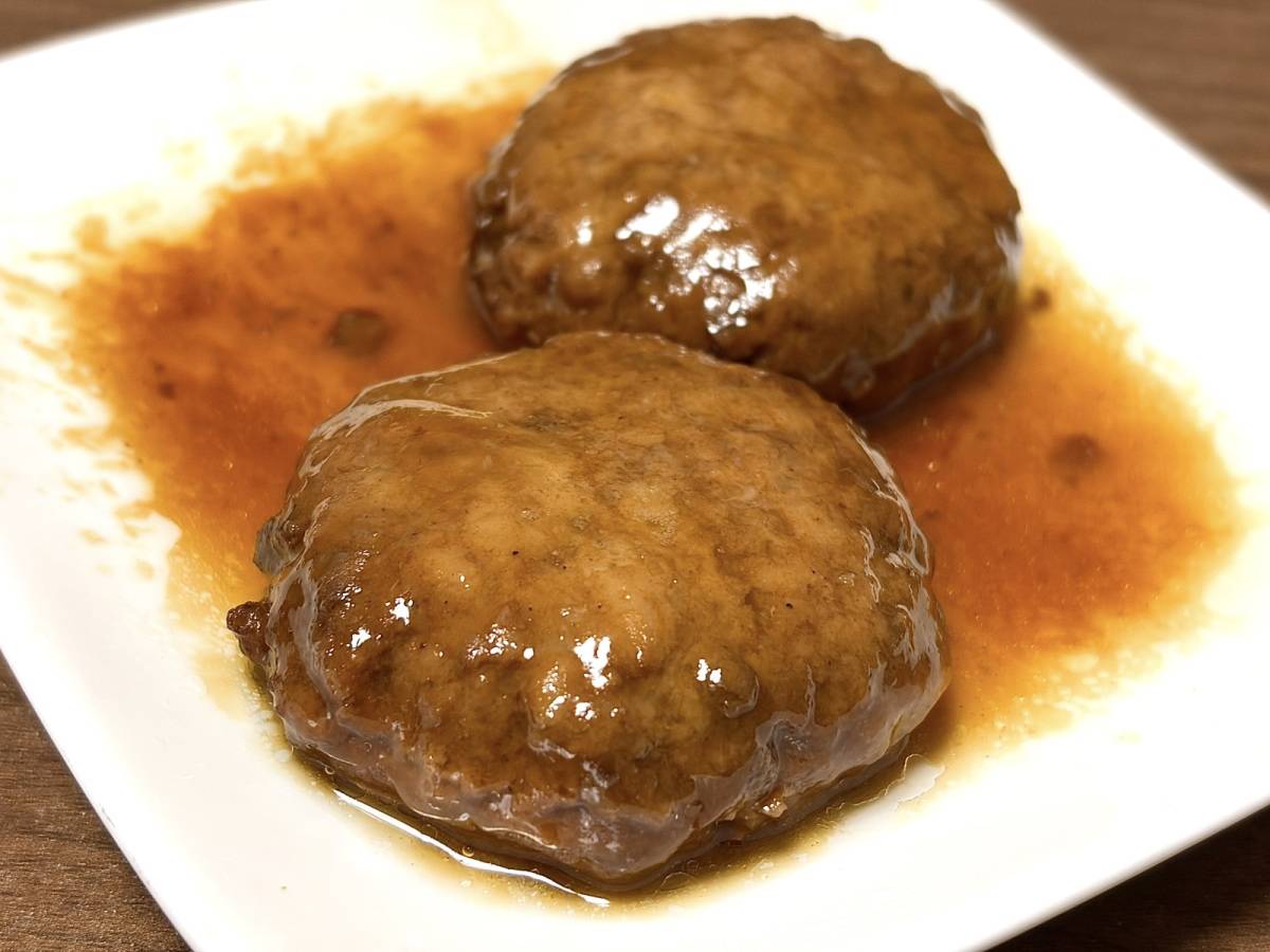 特製ソースの香りが食欲をそそるよ♪