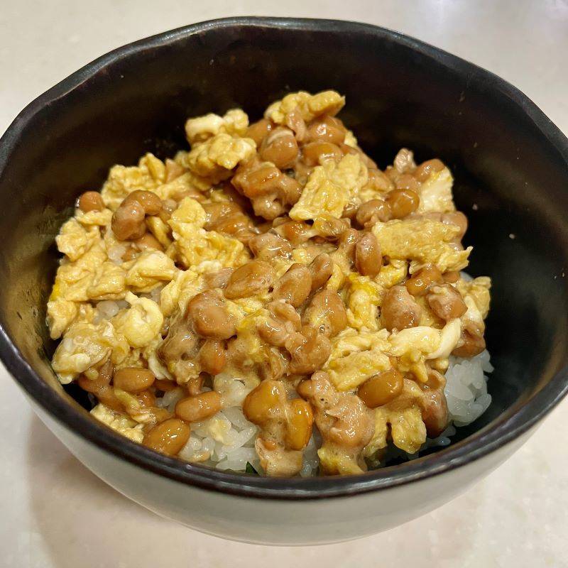 タカノフーズ公式の「ふんわりだし炒り卵納豆」のレシピ