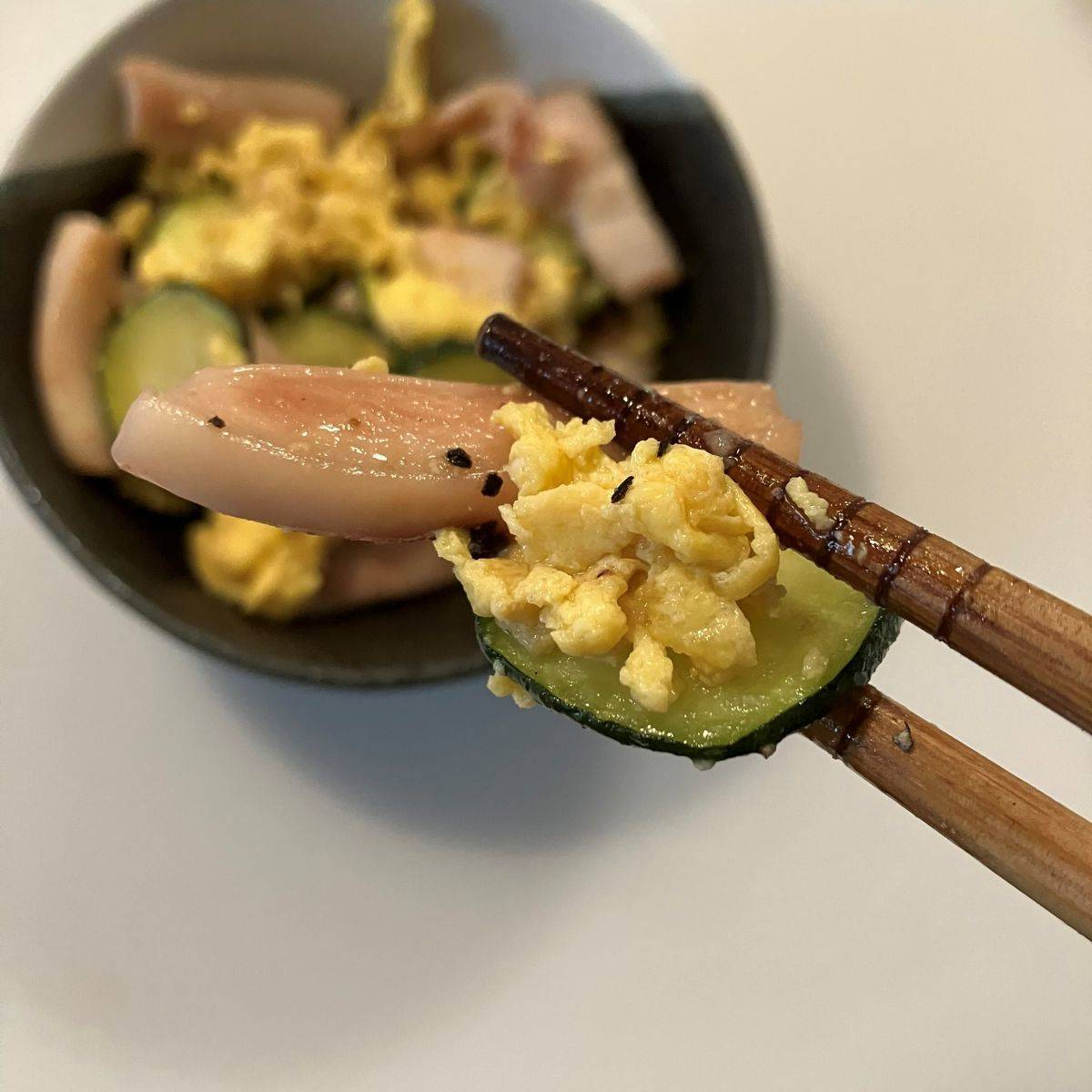 JA全農公式の「ズッキーニとイカのたまご炒め」のレシピ