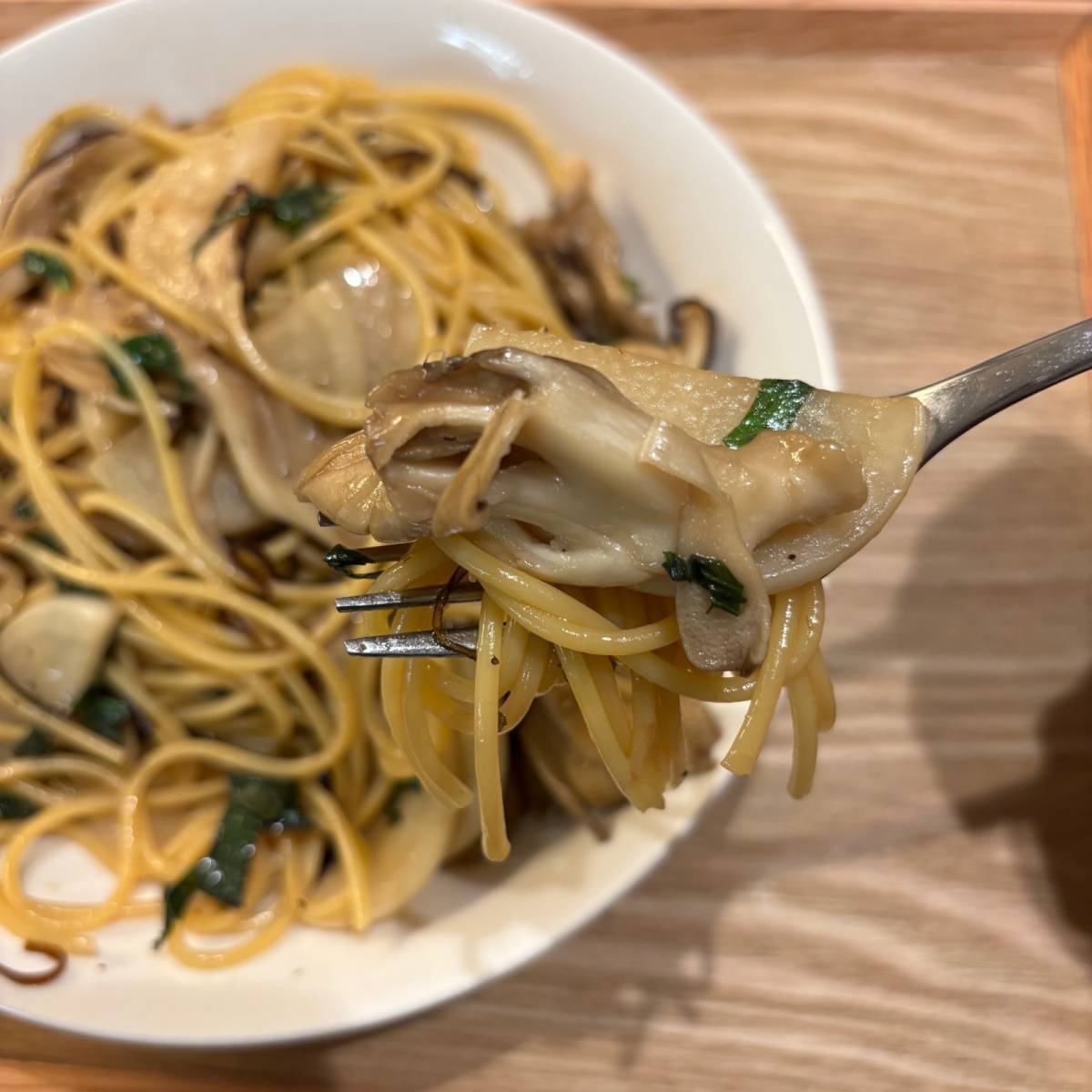 JAグループ公式の「かぶとまいたけ塩昆布の和風パスタ」のレシピ