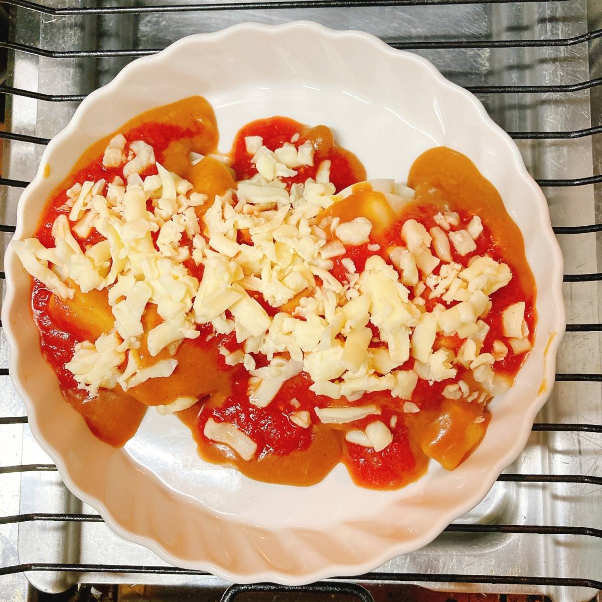 モランボン公式の「餃子の皮でカレーラザニア 」のレシピ