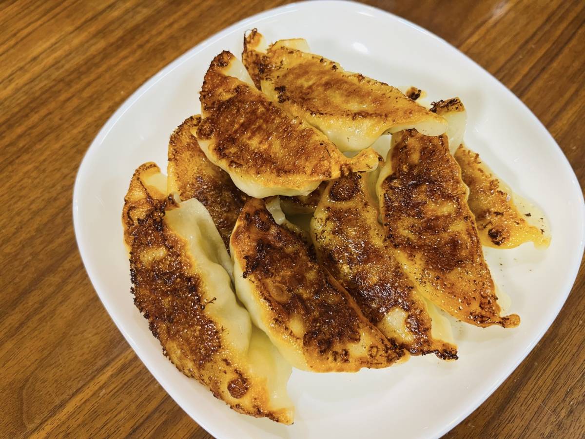 簡単にパリパリの餃子が焼きあがるよ♪