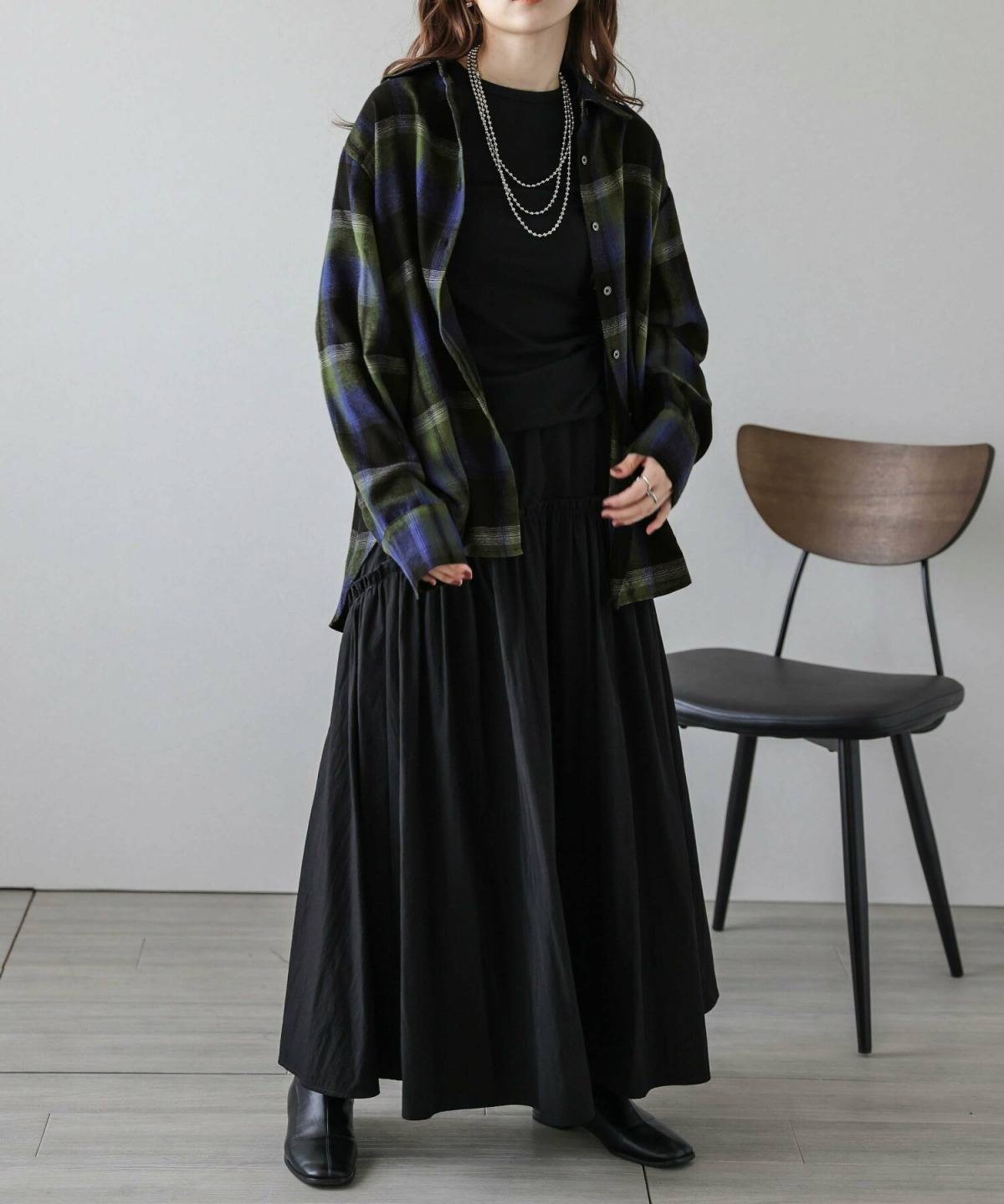 秋のチェックシャツコーデ