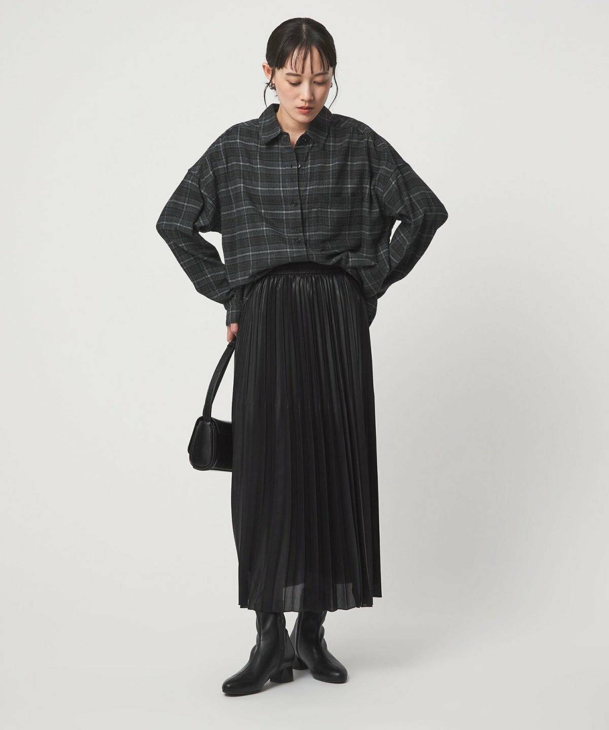 秋のチェックシャツコーデ