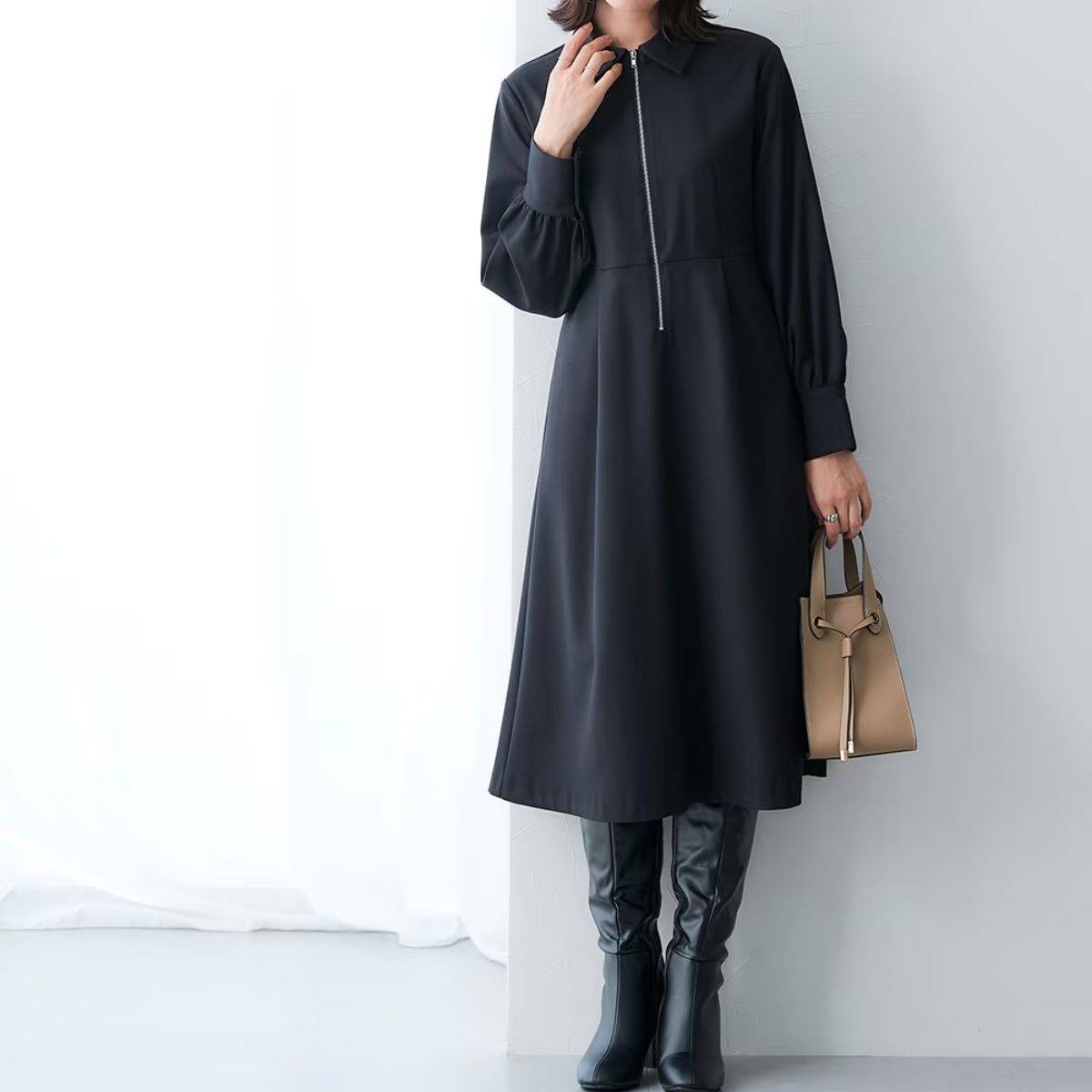 ニッセン 襟付きフロントジップタックワンピース