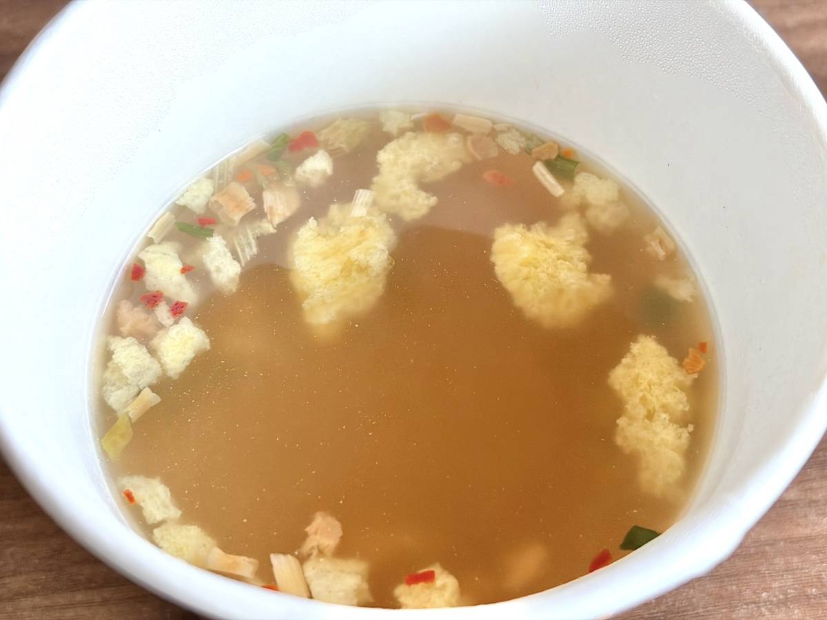 熱湯を注いで3分待てば完成♪