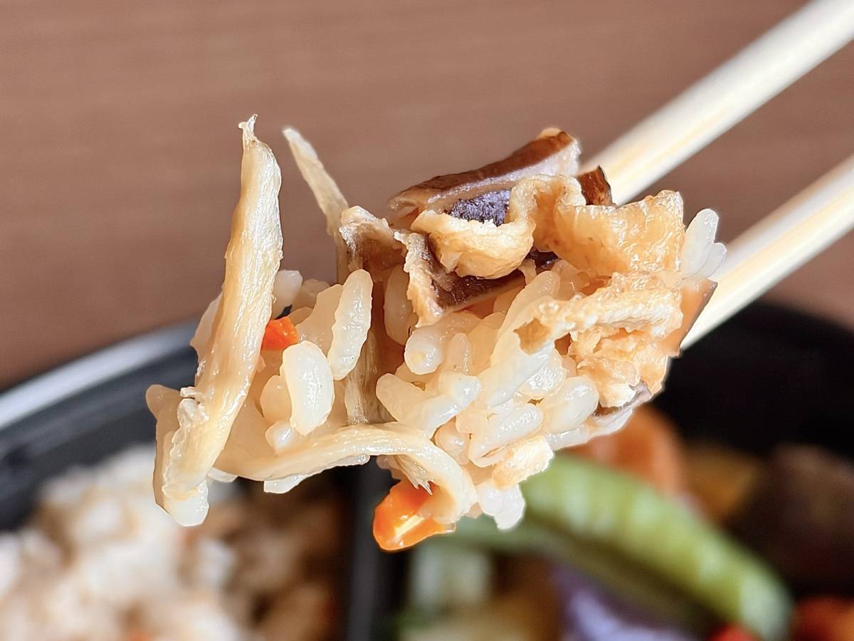 電子レンジで温めると完成！