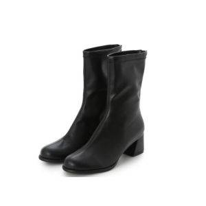 無理なく垢抜ける！40代にもおすすめの「ショートブーツ」3選【2025年11月】