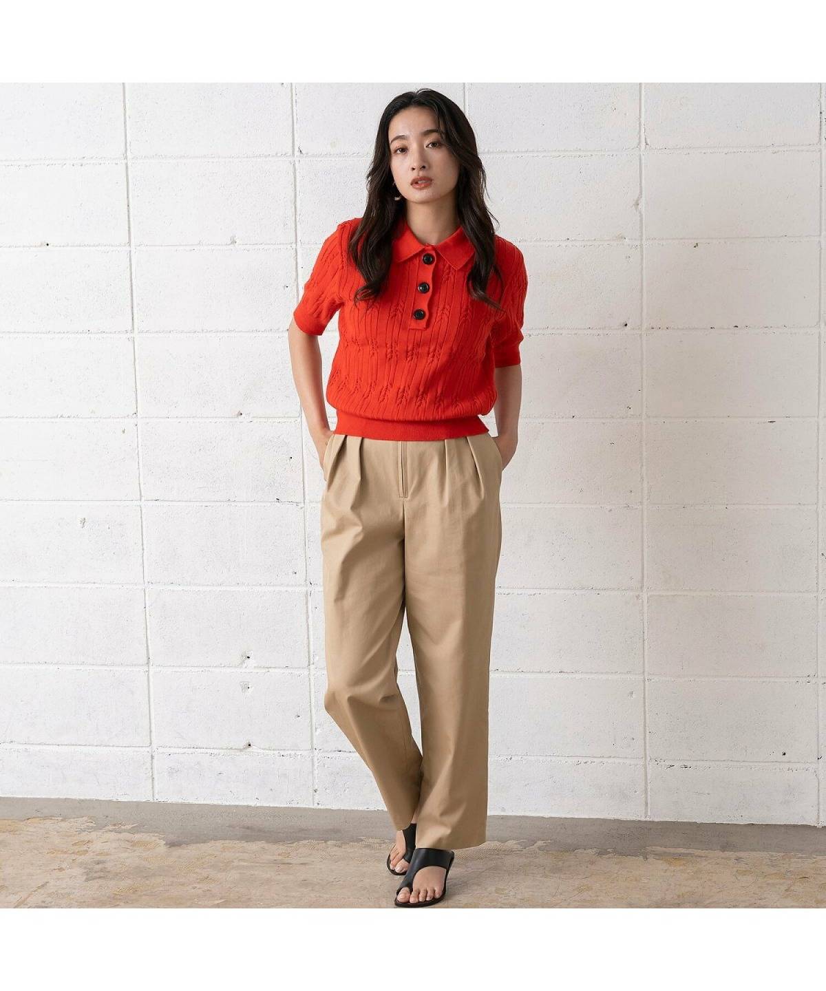 赤のポロシャツコーデ