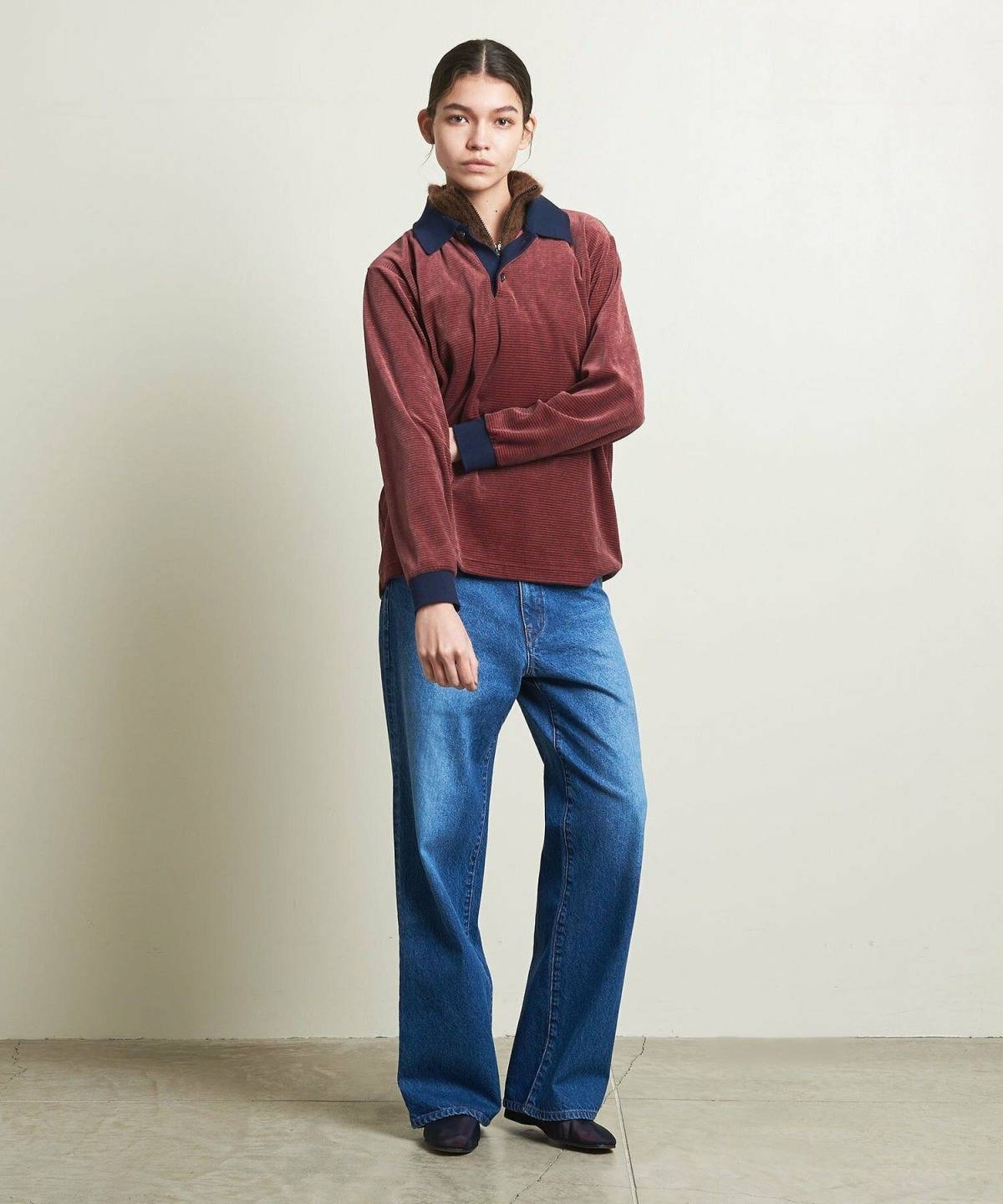 赤のポロシャツコーデ