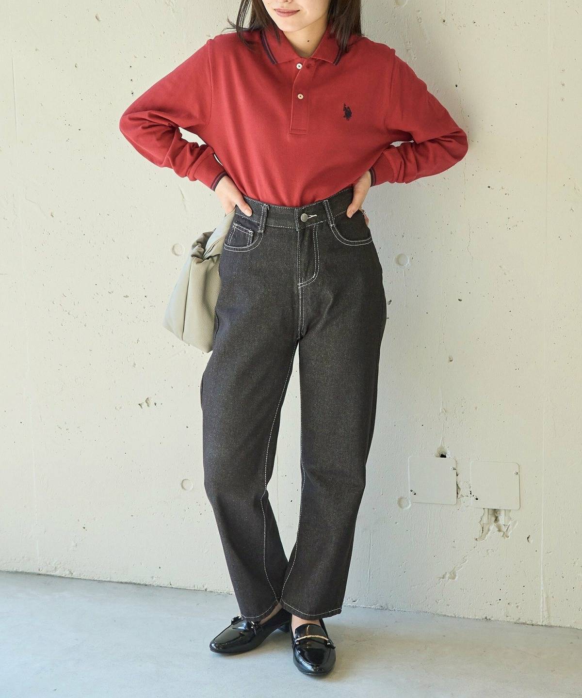 赤のポロシャツコーデ