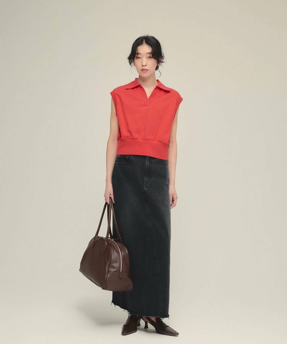 赤のポロシャツコーデ