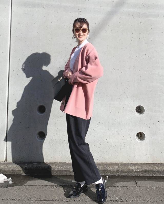 ピンクのカーディガンを主役にする♡