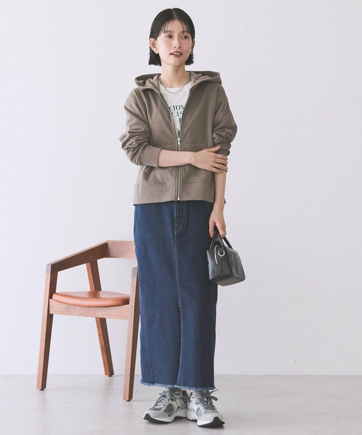 40代のデニムスカートコーデ