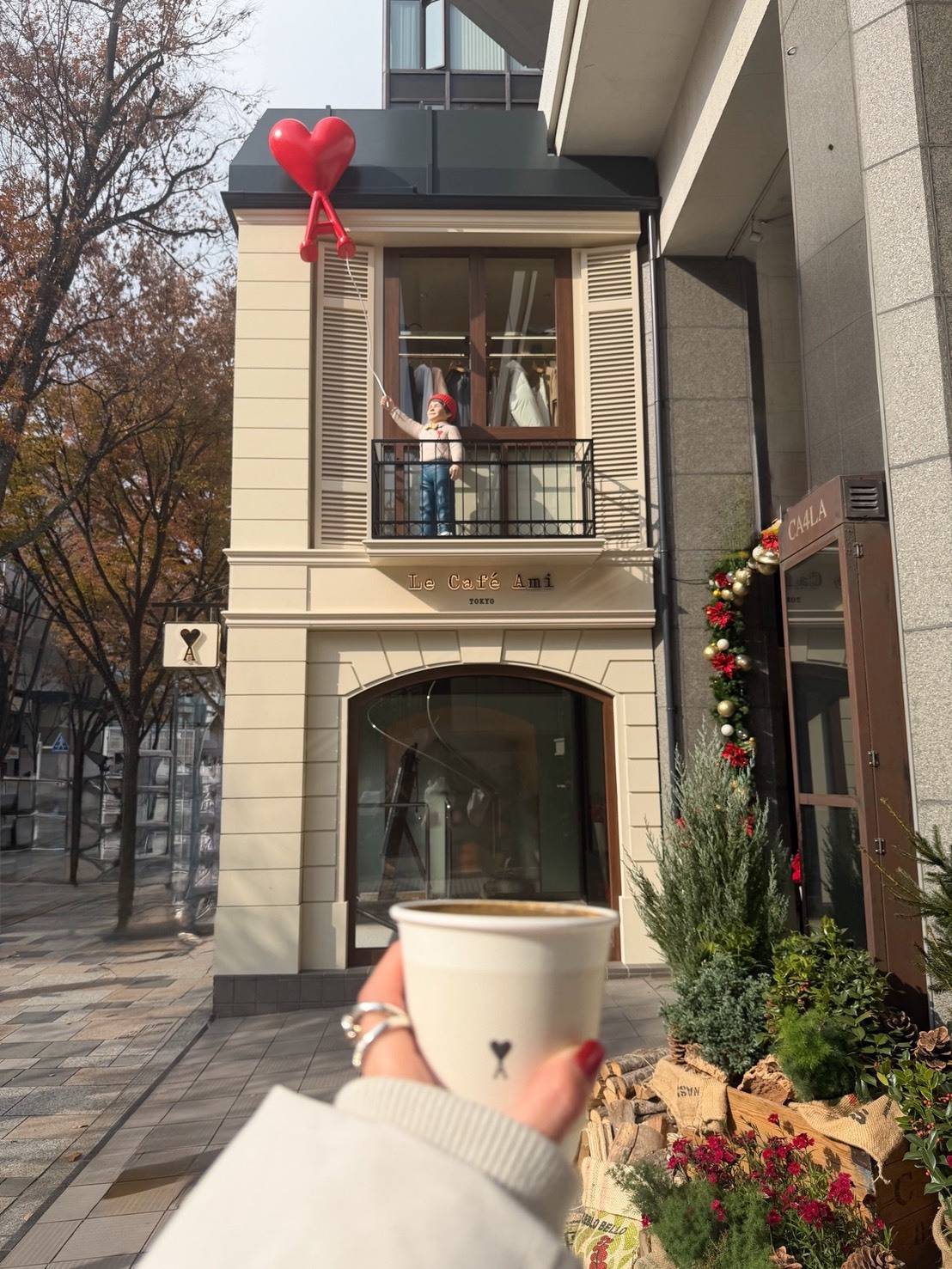 AMI PARIS POP-UP STORE AND LE CAFÉ AMI