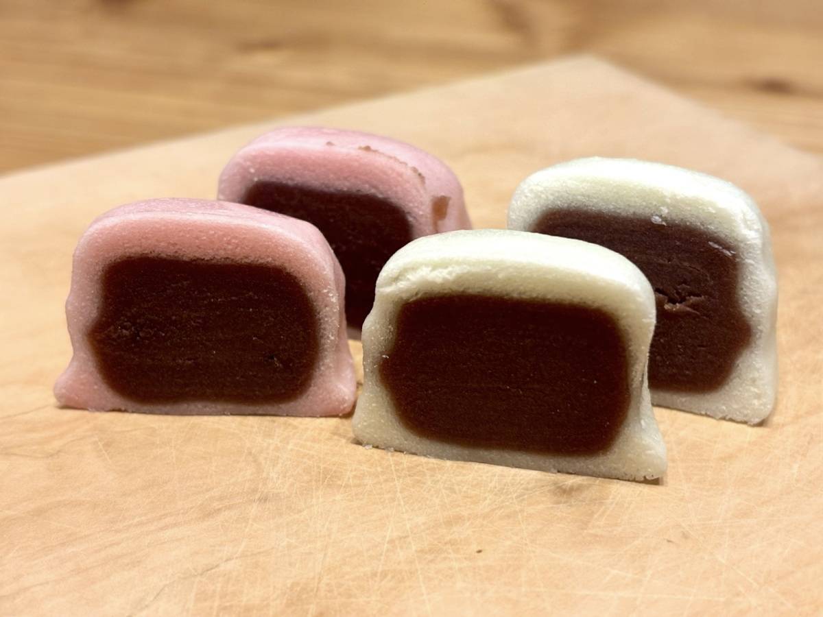 こしあんは甘さ控えめで食べやすい!