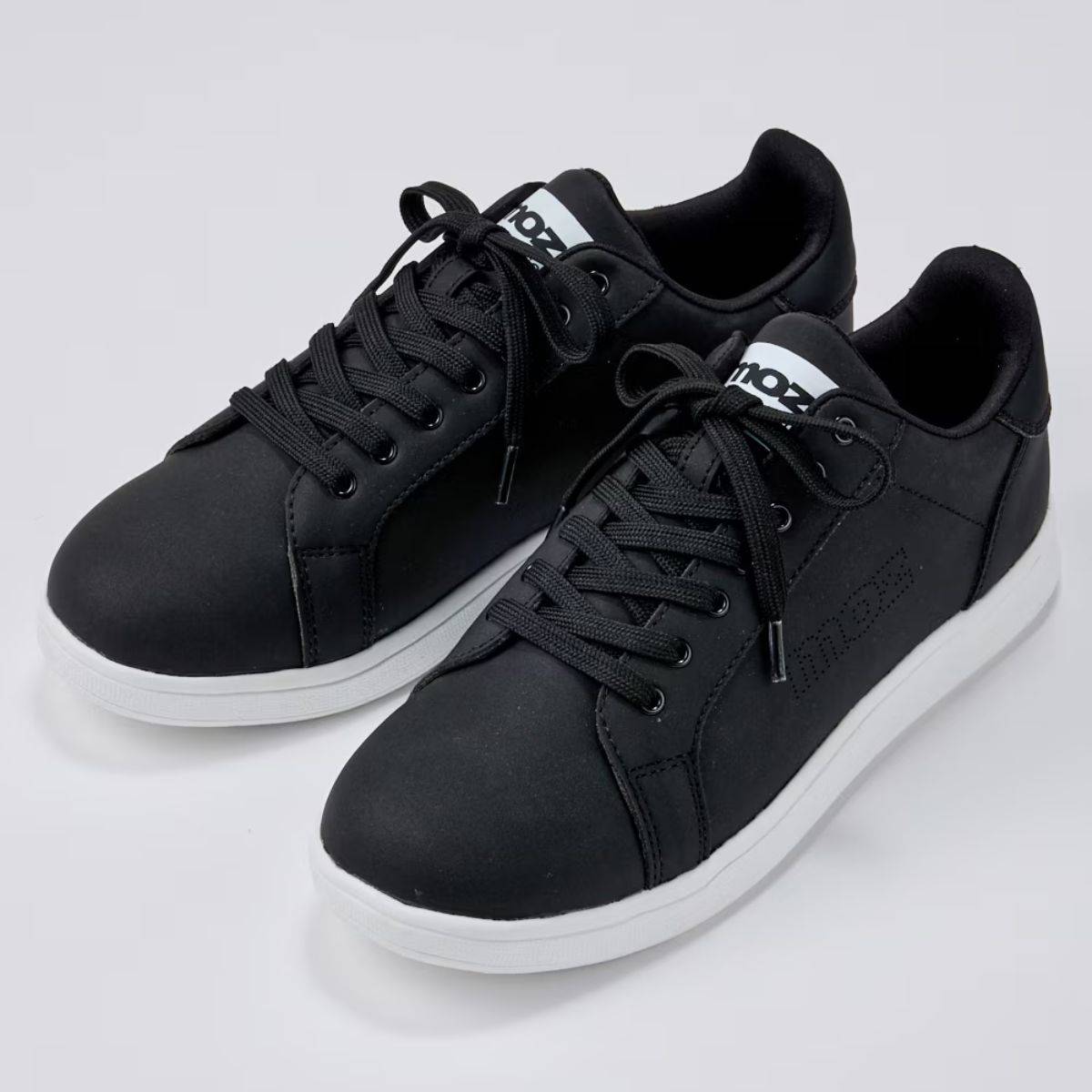 moz 軽量レースアップコートスニーカー