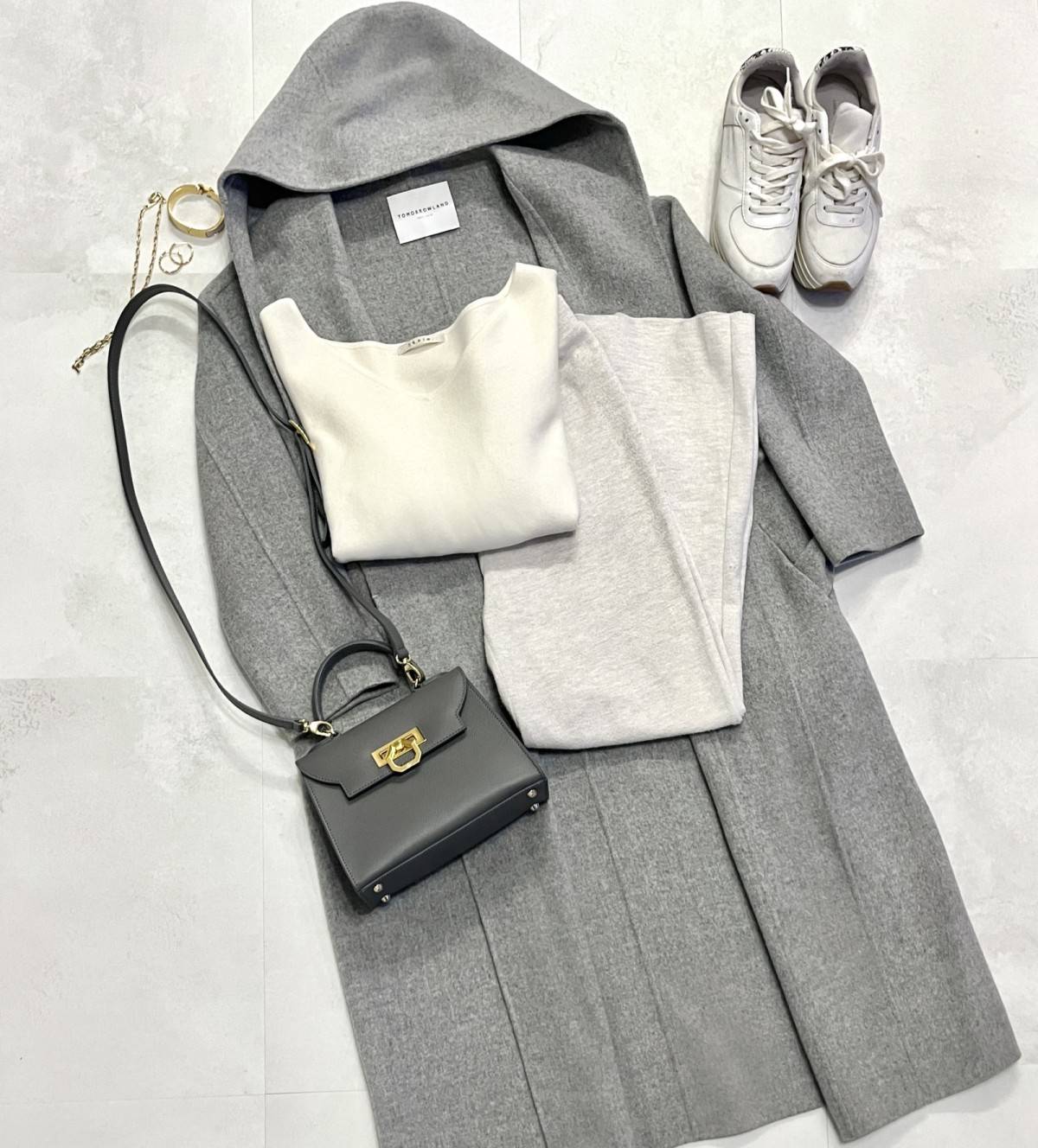 CARBOTTIのバッグを取り入れた秋冬コーデ