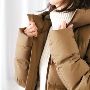 ダウンはいつから着る？気温・時期・地域別の目安とおすすめコーデ【2025-2026年冬】